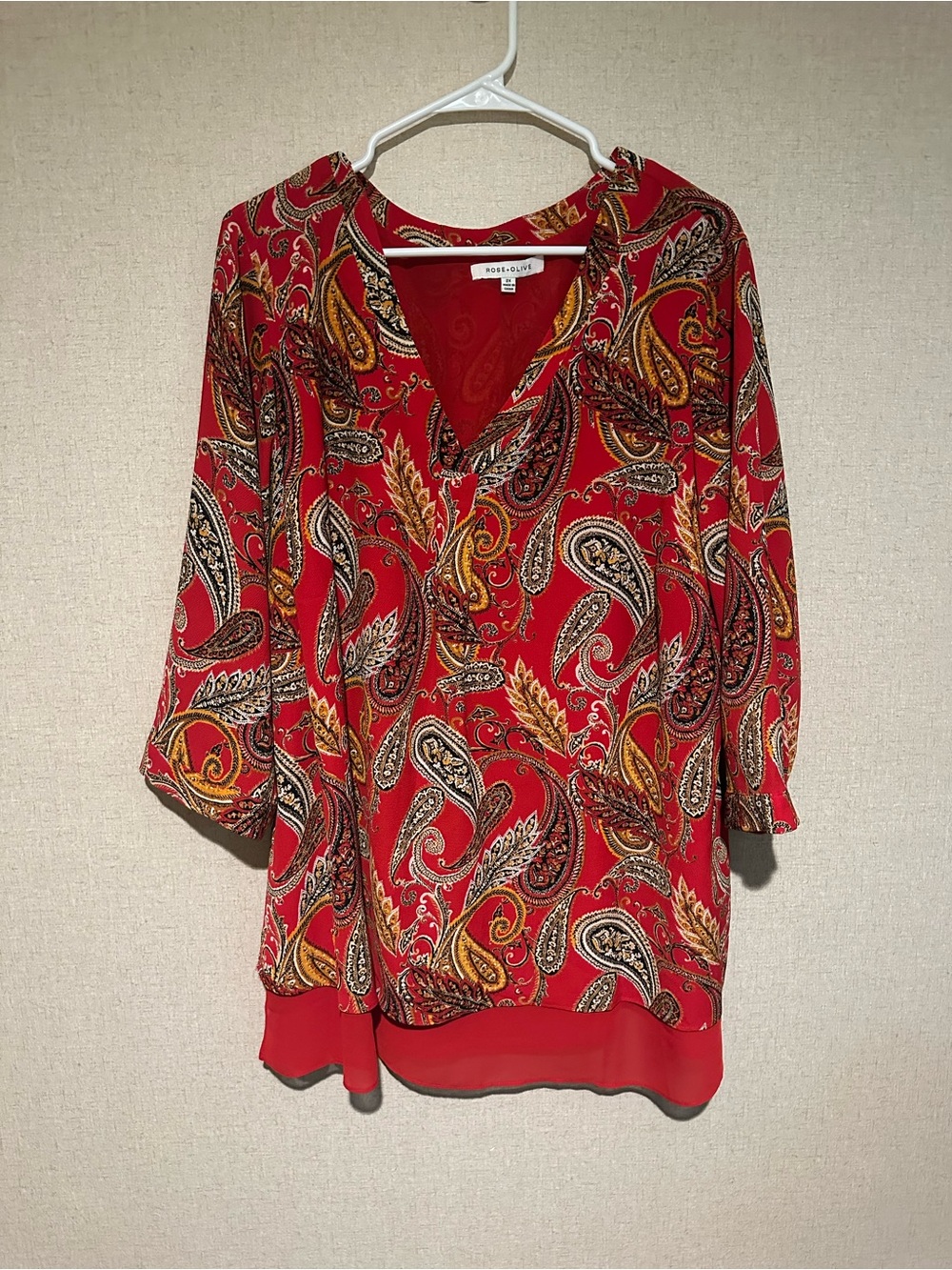 Rose & Olive 2X Red Paisley V-Neck 3/4 Sleeve Flowy Blouse Spring